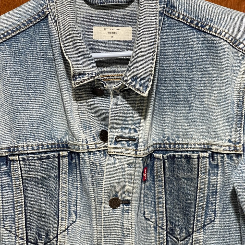 Levi’s Altered Line - Picture 2 of 6